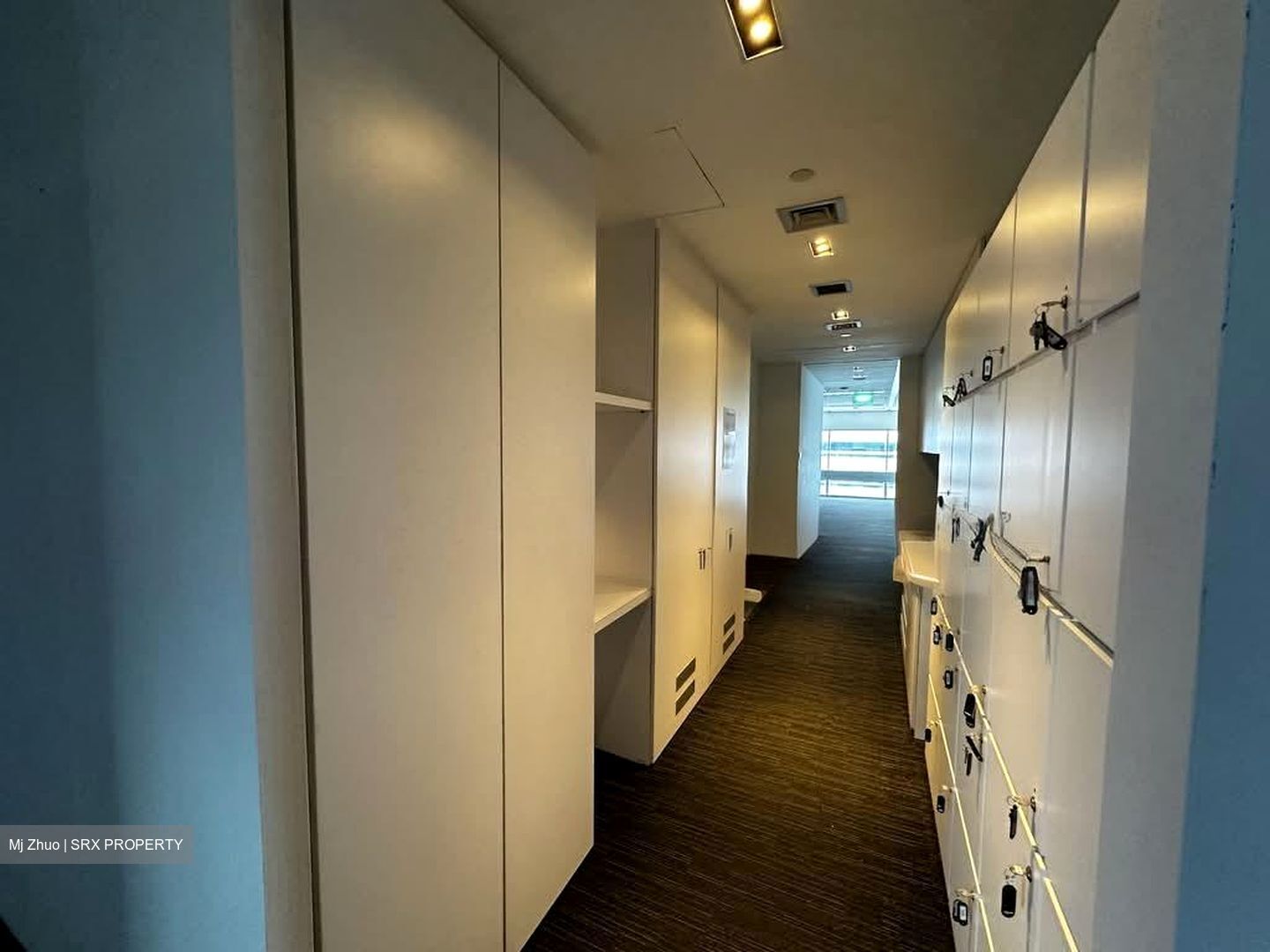 Gateway West (D7), Office #568704991